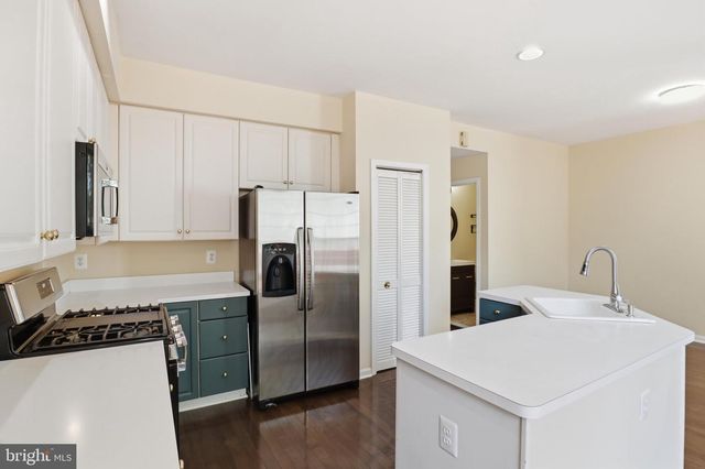 47606 WATKINS ISLAND SQ, Sterling, VA 20165