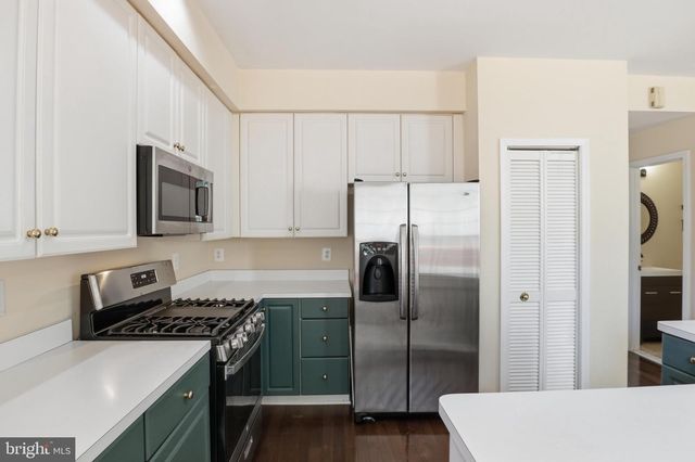 47606 WATKINS ISLAND SQ, Sterling, VA 20165