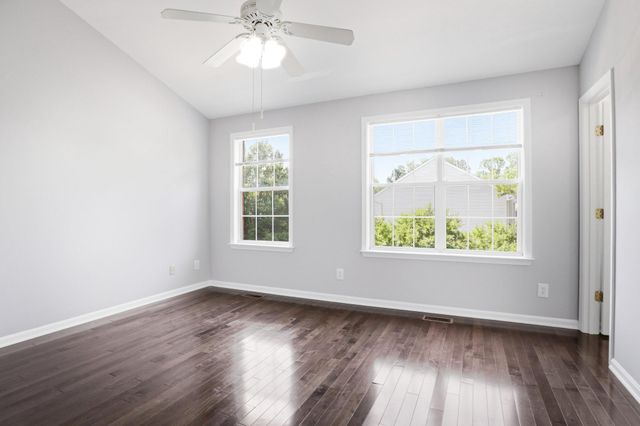 47606 WATKINS ISLAND SQ, Sterling, VA 20165