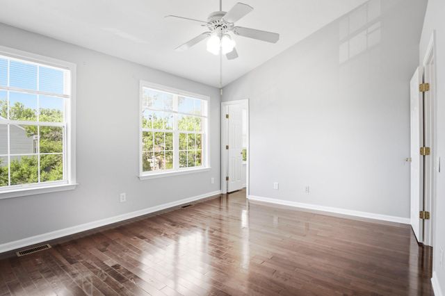 47606 WATKINS ISLAND SQ, Sterling, VA 20165