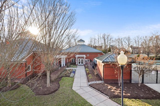 47606 WATKINS ISLAND SQ, Sterling, VA 20165