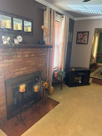 61 Catherine St, Chicopee, MA 01013
