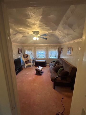 61 Catherine St, Chicopee, MA 01013