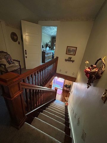 61 Catherine St, Chicopee, MA 01013
