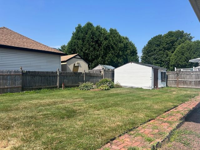 61 Catherine St, Chicopee, MA 01013