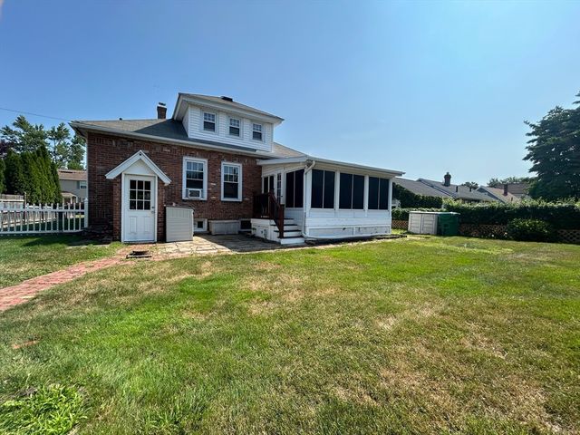 61 Catherine St, Chicopee, MA 01013