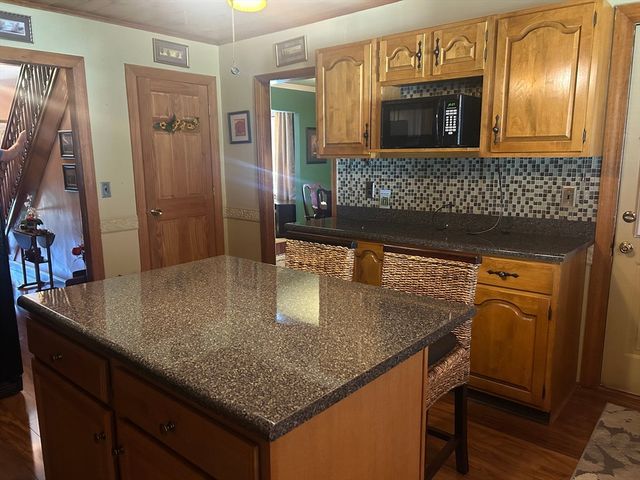 61 Catherine St, Chicopee, MA 01013
