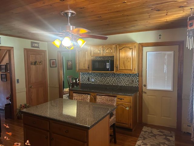 61 Catherine St, Chicopee, MA 01013