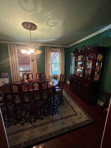 61 Catherine St, Chicopee, MA 01013