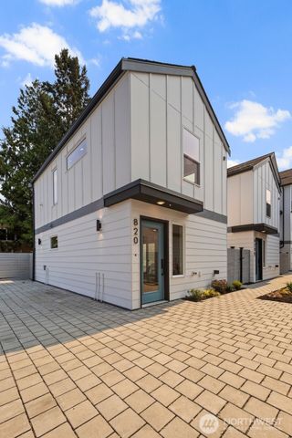 820 A S Sullivan Street, Seattle, WA 98108