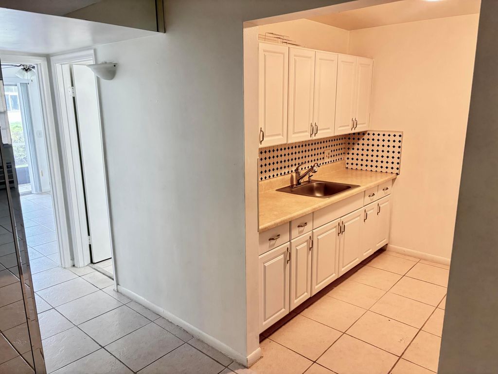 13350 SW 1ST Street 108P, Pembroke Pines, FL 33027