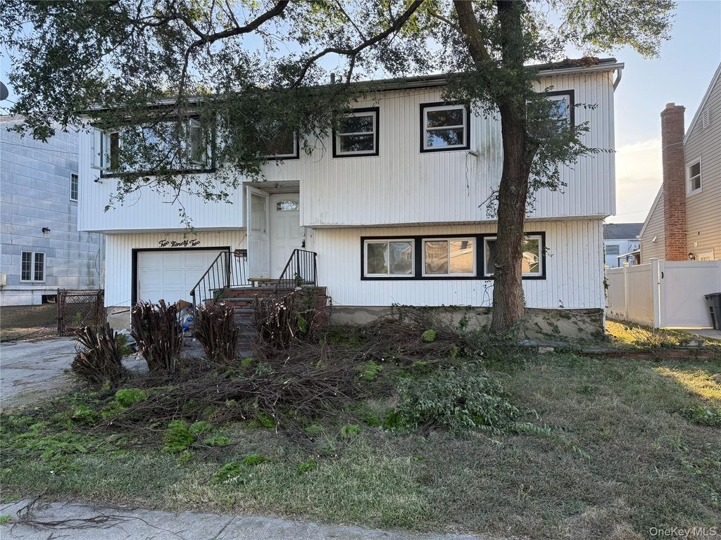 292 Westside Avenue, Freeport, NY 11520
