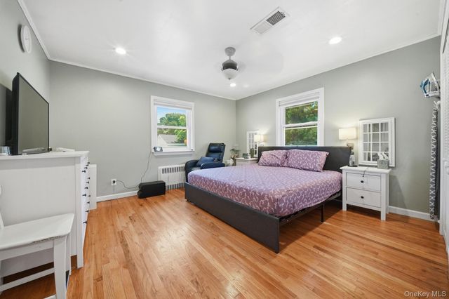 32 Lake Avenue, Deer Park, NY 11729