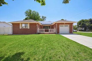 32 Lake Avenue, Deer Park, NY 11729