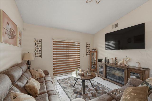 1521 LARKS NEST COURT, Orlando, FL 32824