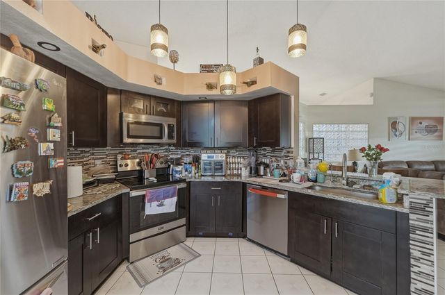 1521 LARKS NEST COURT, Orlando, FL 32824