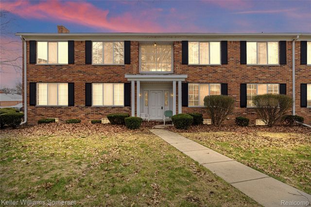 29484 Hoover Road, Warren, MI 48093