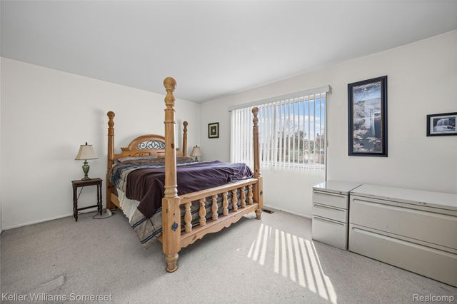 29484 Hoover Road, Warren, MI 48093