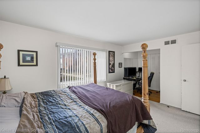 29484 Hoover Road, Warren, MI 48093