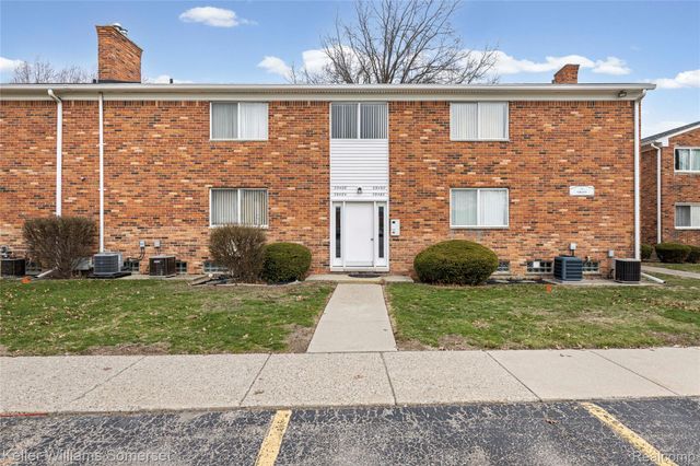 29484 Hoover Road, Warren, MI 48093