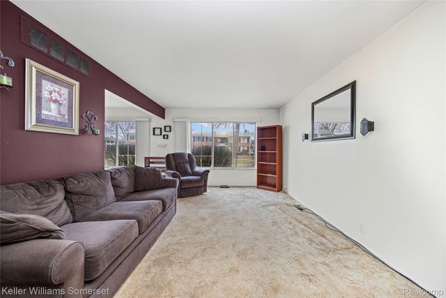 29484 Hoover Road, Warren, MI 48093