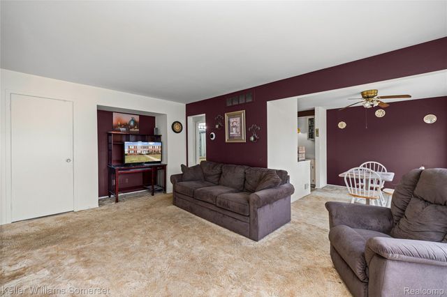 29484 Hoover Road, Warren, MI 48093