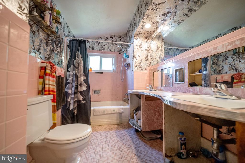 Image 12 of property listing at 4125 RONIS, Pikesville, MD 21208