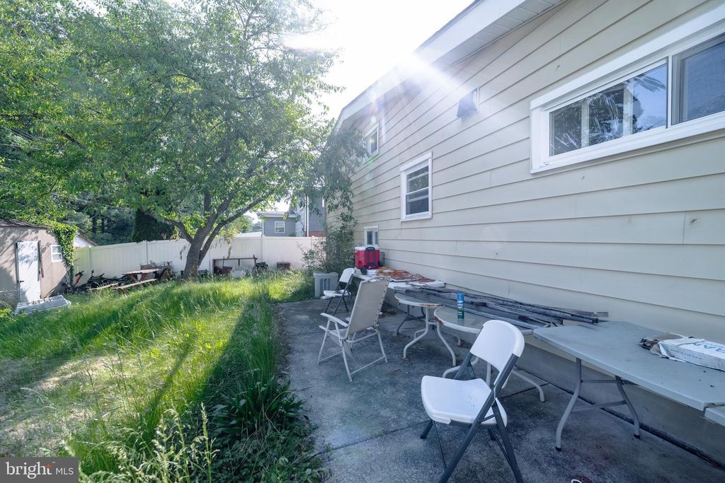 Image 38 of property listing at 4125 RONIS, Pikesville, MD 21208