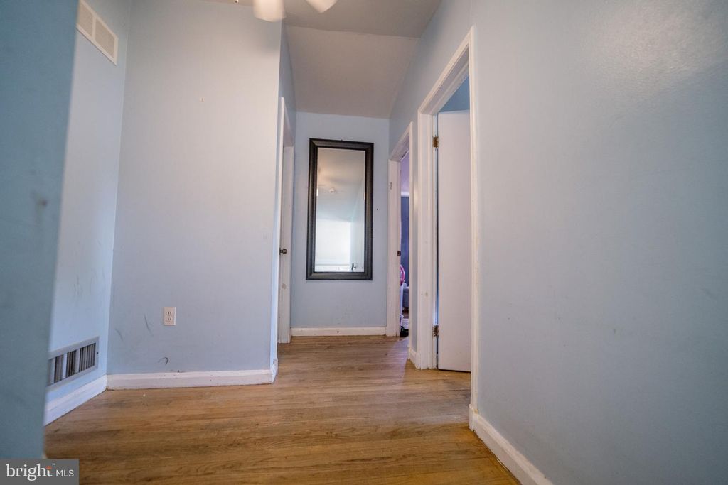 Image 5 of property listing at 4125 RONIS, Pikesville, MD 21208