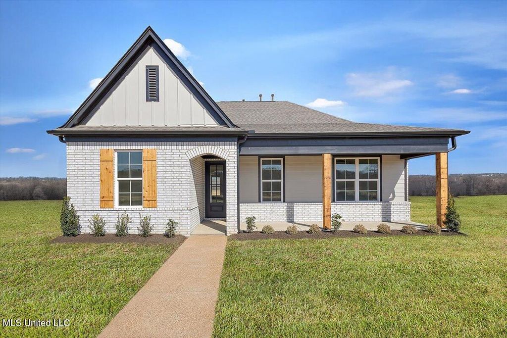 514 Bolivar Drive, Nesbit, MS 38651