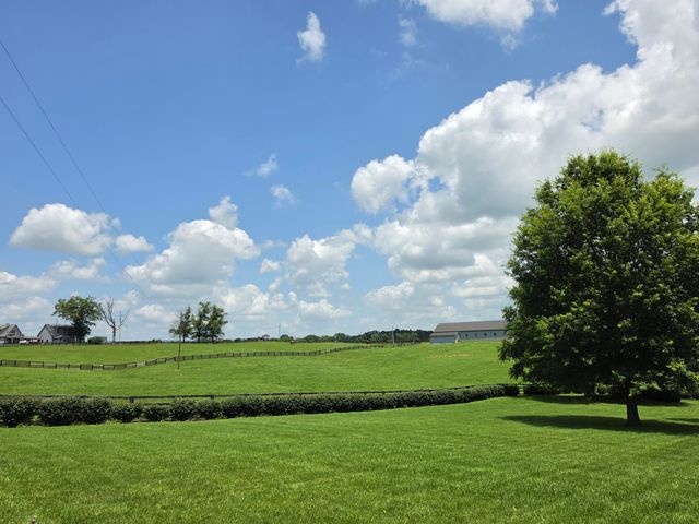 142 Mills Lane, Frankfort, KY 40601