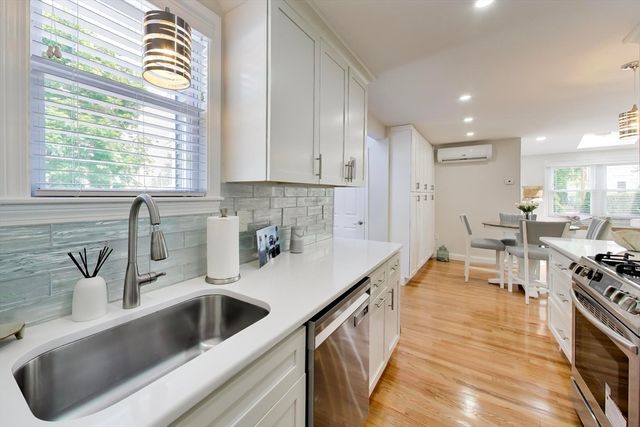 405 Whiting Ave, Dedham, MA 02026
