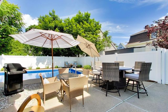 405 Whiting Ave, Dedham, MA 02026