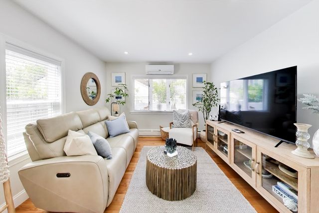 405 Whiting Ave, Dedham, MA 02026