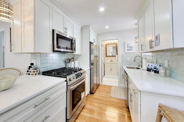 405 Whiting Ave, Dedham, MA 02026