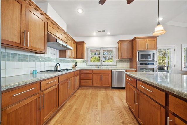 27769 Table Meadow Rd, Auburn, CA 95602