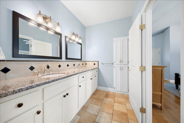 27769 Table Meadow Rd, Auburn, CA 95602