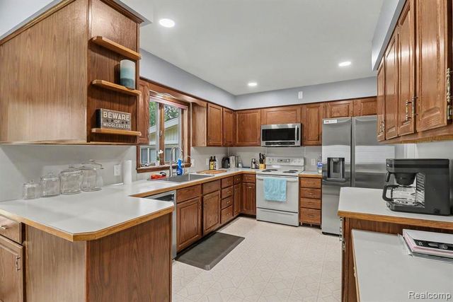 9442 Woodside Trail, Swartz Creek, MI 48473