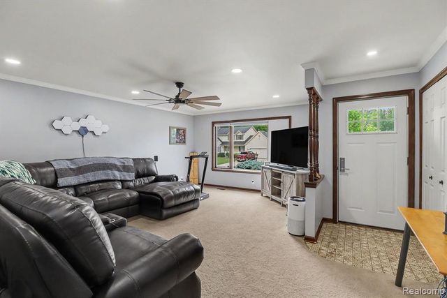 9442 Woodside Trail, Swartz Creek, MI 48473