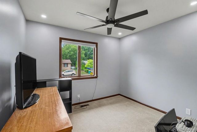 9442 Woodside Trail, Swartz Creek, MI 48473