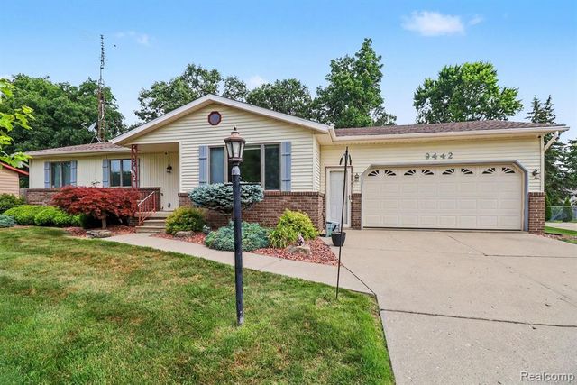 9442 Woodside Trail, Swartz Creek, MI 48473