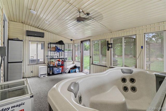 9442 Woodside Trail, Swartz Creek, MI 48473