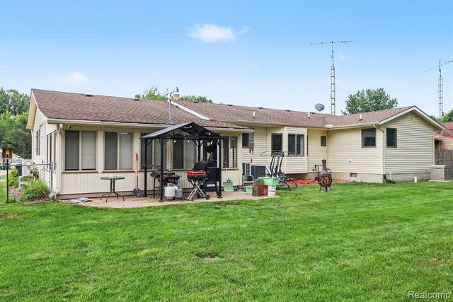 9442 Woodside Trail, Swartz Creek, MI 48473