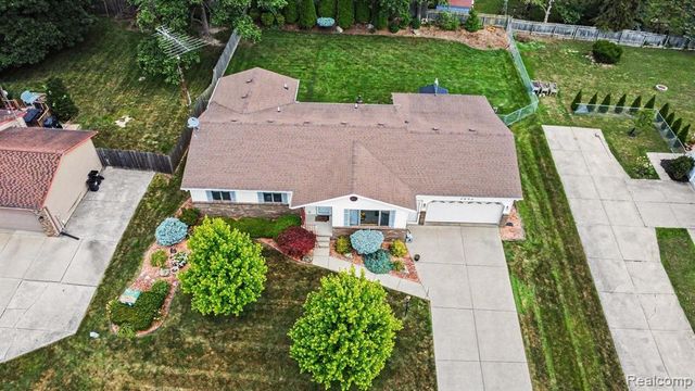 9442 Woodside Trail, Swartz Creek, MI 48473