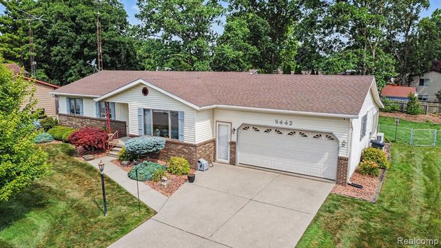 9442 Woodside Trail, Swartz Creek, MI 48473