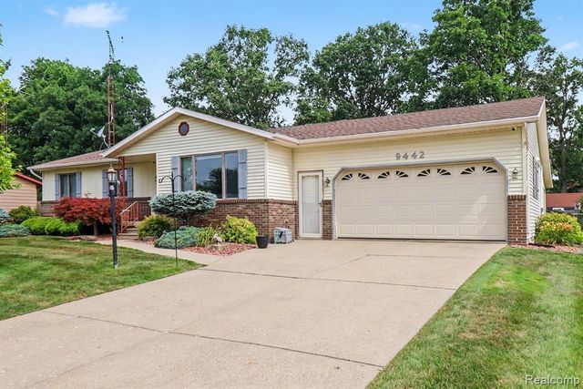9442 Woodside Trail, Swartz Creek, MI 48473