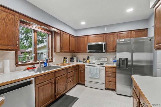 9442 Woodside Trail, Swartz Creek, MI 48473