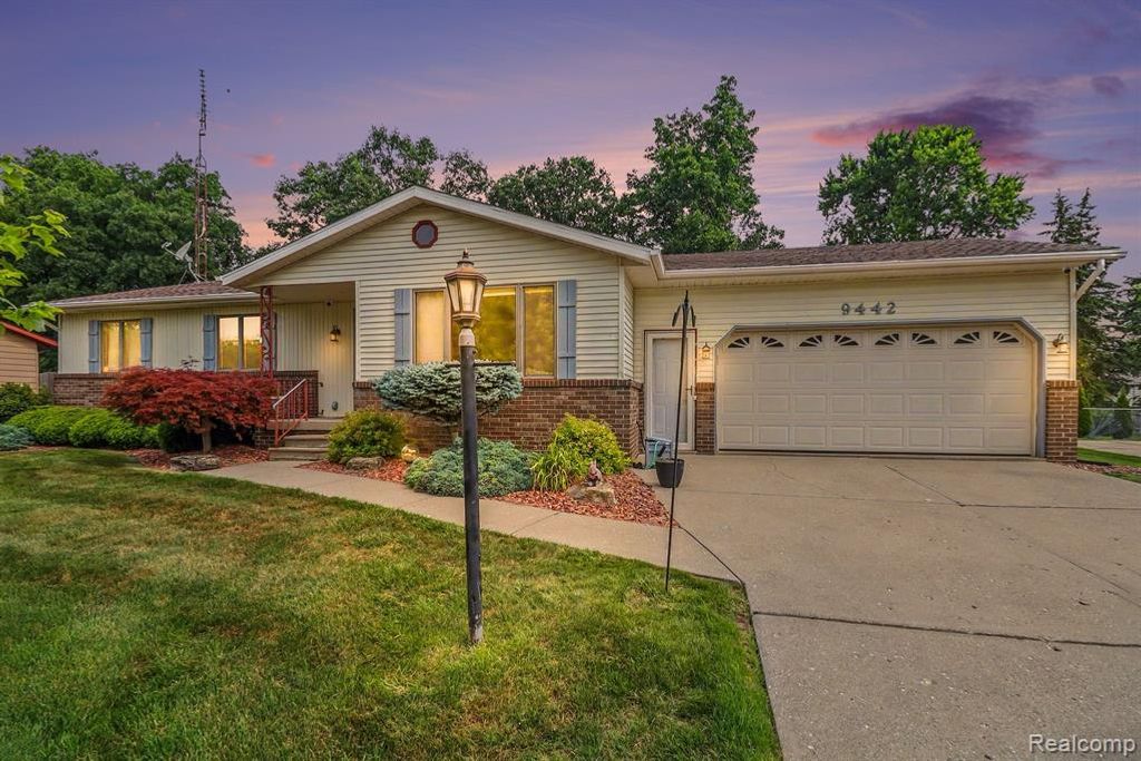 9442 Woodside Trail, Swartz Creek, MI 48473