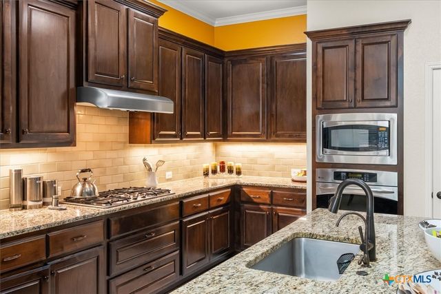 9550 Savannah Ridge Drive 11, Austin, TX 78726