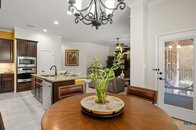 9550 Savannah Ridge Drive 11, Austin, TX 78726